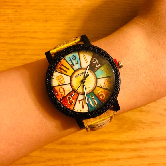 Adventure watch - Picture 1 of 4